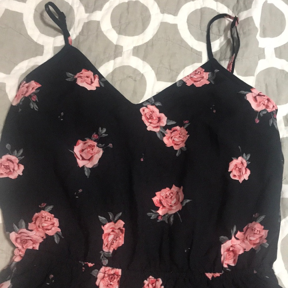 H&M FLORAL ROMPER😍 - Picture 2 of 5